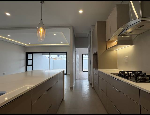 4 BEDROOM HOUSE FOR SALE IN SANDOWN